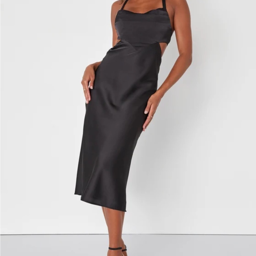 NWOT Wedding guest dress classic black dress flattering back!